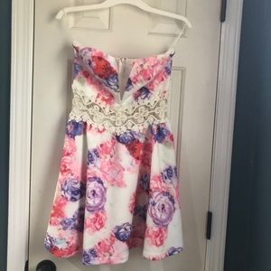 Short strapless dress